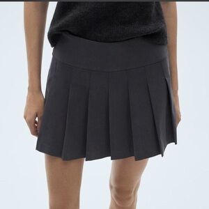 MNGO Selection Gray Pleated Skirt
